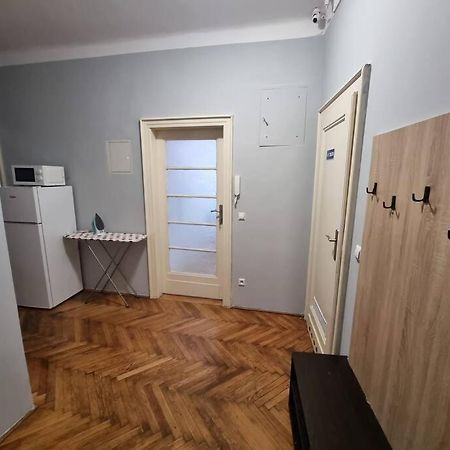 Fantastic Krk - Kr6 Room D Krakow Bagian luar foto