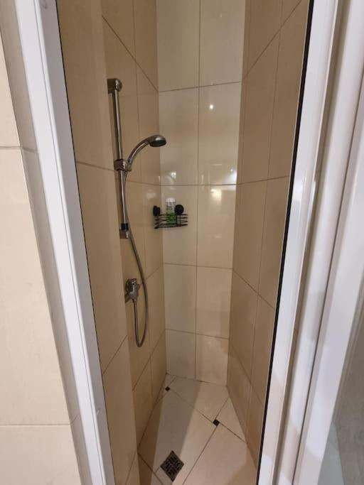 Fantastic Krk - Kr6 Room D Krakow Bagian luar foto