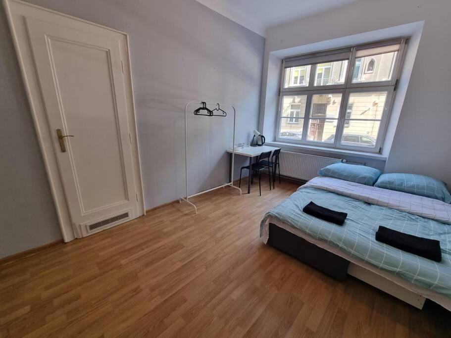Fantastic Krk - Kr6 Room D Krakow Bagian luar foto